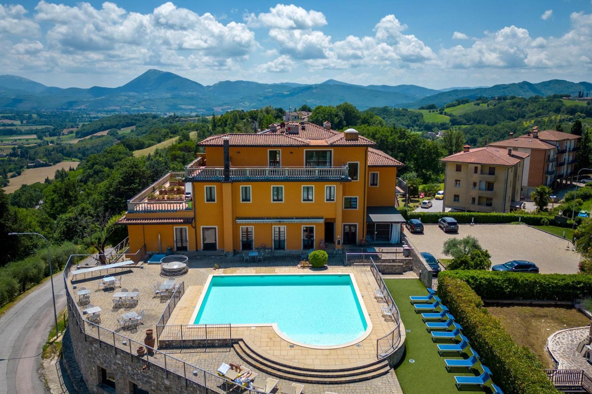 Fortebraccio Montone  Exterior foto