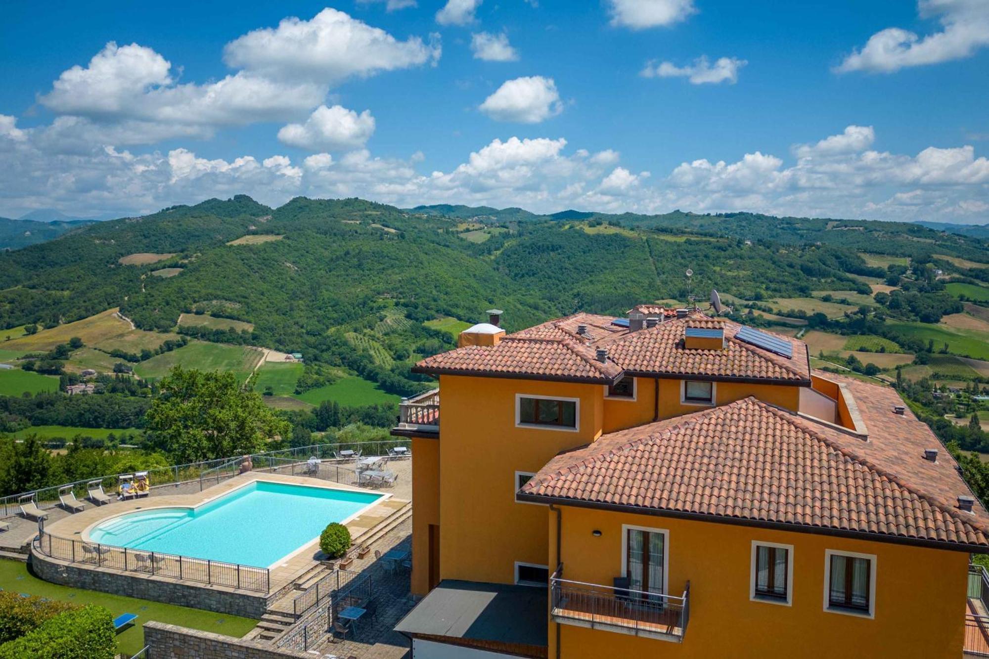 Fortebraccio Montone  Exterior foto
